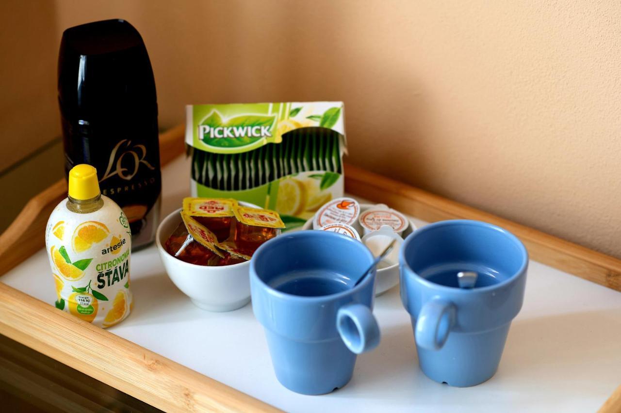 Cozy Room At Metro Station, Private Bathroom, 9Minutes Oldtown, 15Minutes Airport, Wifi Praga Exterior foto